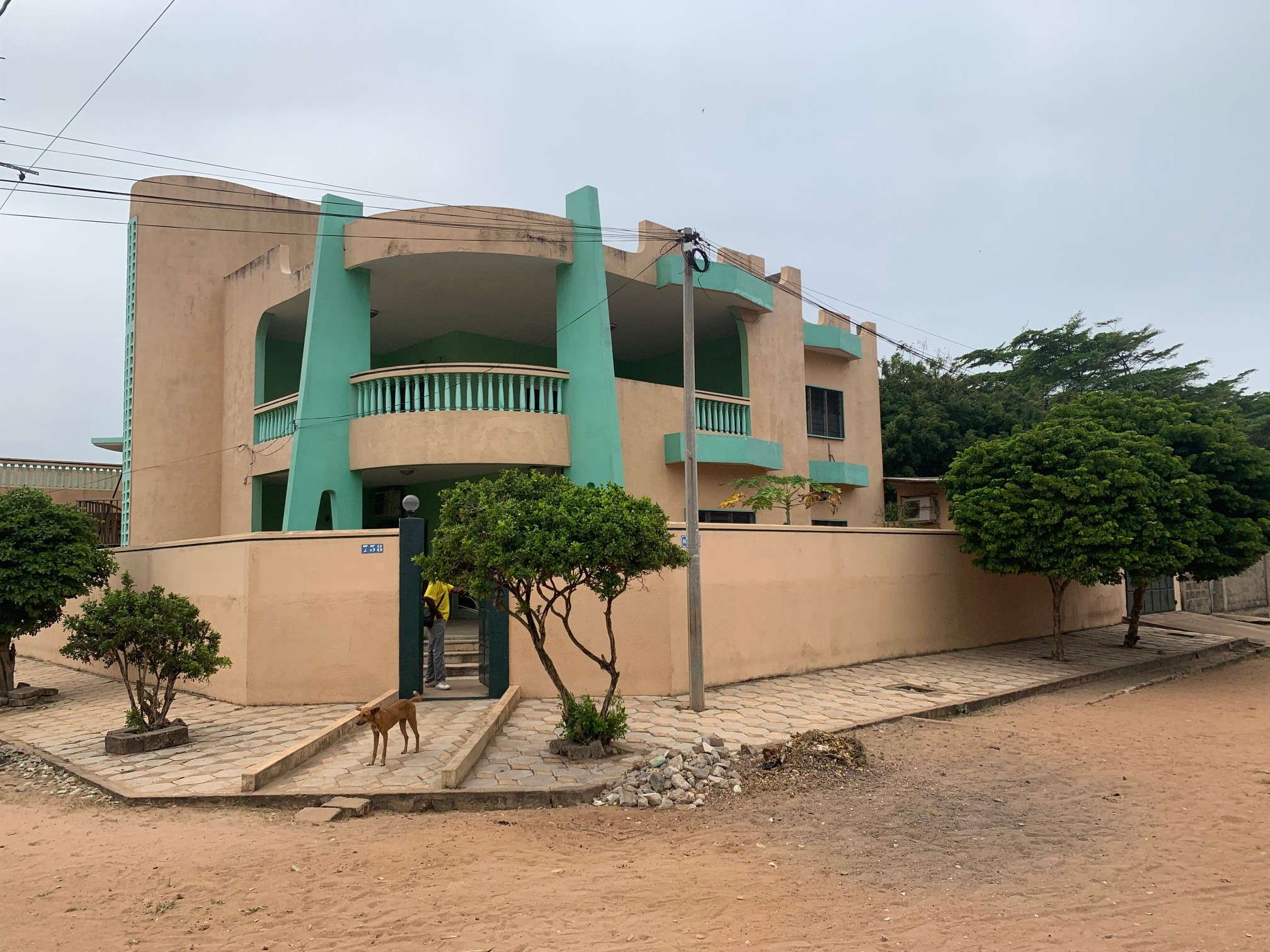 A VENDRE IMMEUBLE LA TOUR à COTONOU CENSAD